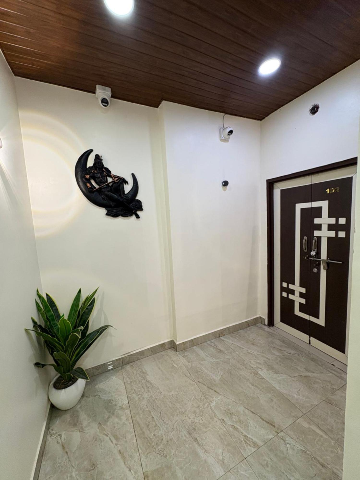 Hotel Anantshree Uddzsaín Kültér fotó